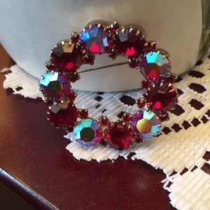 Vintage KARIu Beautiful pin 🌷🌸🌸